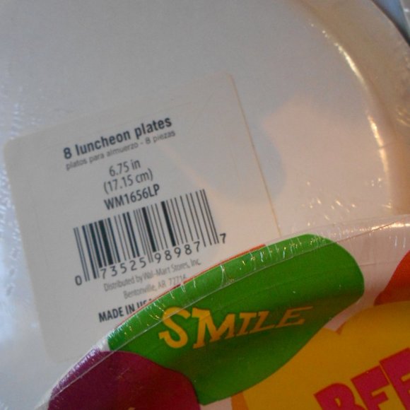 Valentines Lot of Party Plates & Assorted Items - Picture 5 of 16